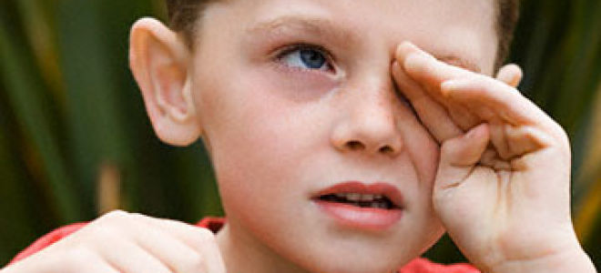 Ребенок закатывает глаза — есть ли повод для визита к врачу?